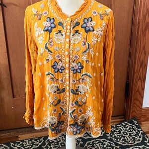 Johnny Was beautifully detailed yellow blouse. Reminds me of San Francisco 🌉